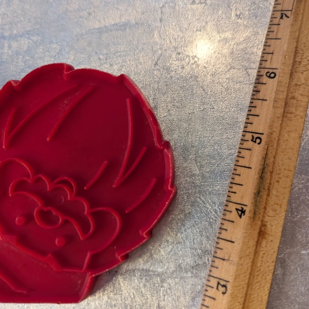 🎄 Vintage 1979 Holidays Cookie Cutter 4